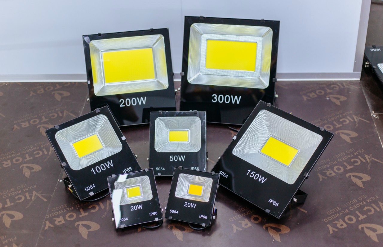 Đèn pha led cob siêu sáng 20w 30w 50w 100w 150w 200w,đèn rọi ngoài trời chống nước