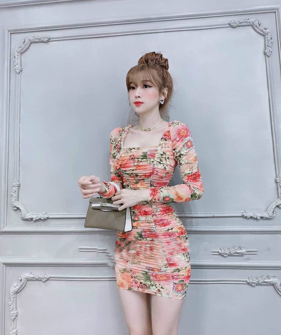 Đầm Nữ Body Tay Dài Họa Tiết Họa Văn Cổ Vuông Nhún Thân Dễ Thương Dạo Phố Siêu Xinh Main