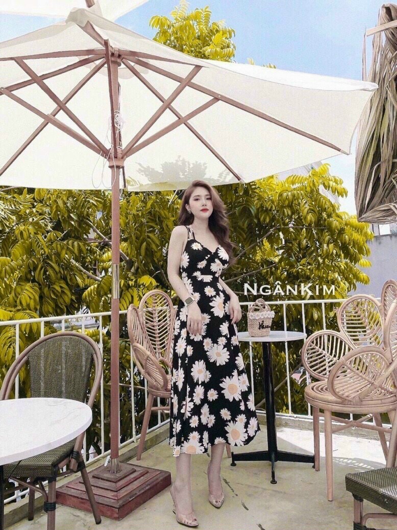 Đầm hai dây hoa cúc dáng dài có đệm ngực siêu xinh , váy maxi hoa cúc hai dây thắt nơ vai cao