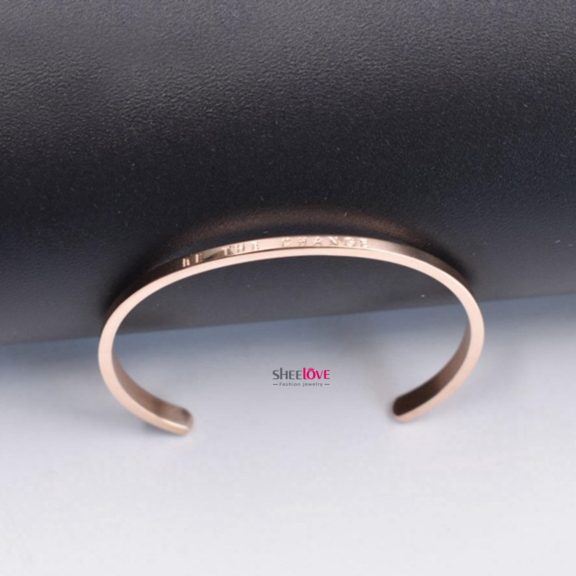 [HCM]Vòng tay nữ Titan Chất lượng Cao cấp Giá tốt cỏ bốn lá may mắn 18KGP sang trọng Phụ kiện quần áo Đồng hồ Thời trang Hàn Quốc Nhật Bản TG-1060