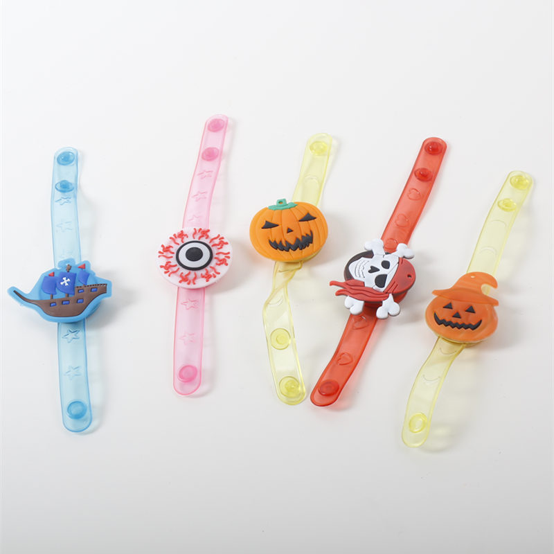 Vòng đeo tay có đèn phát sáng chủ đề halloween