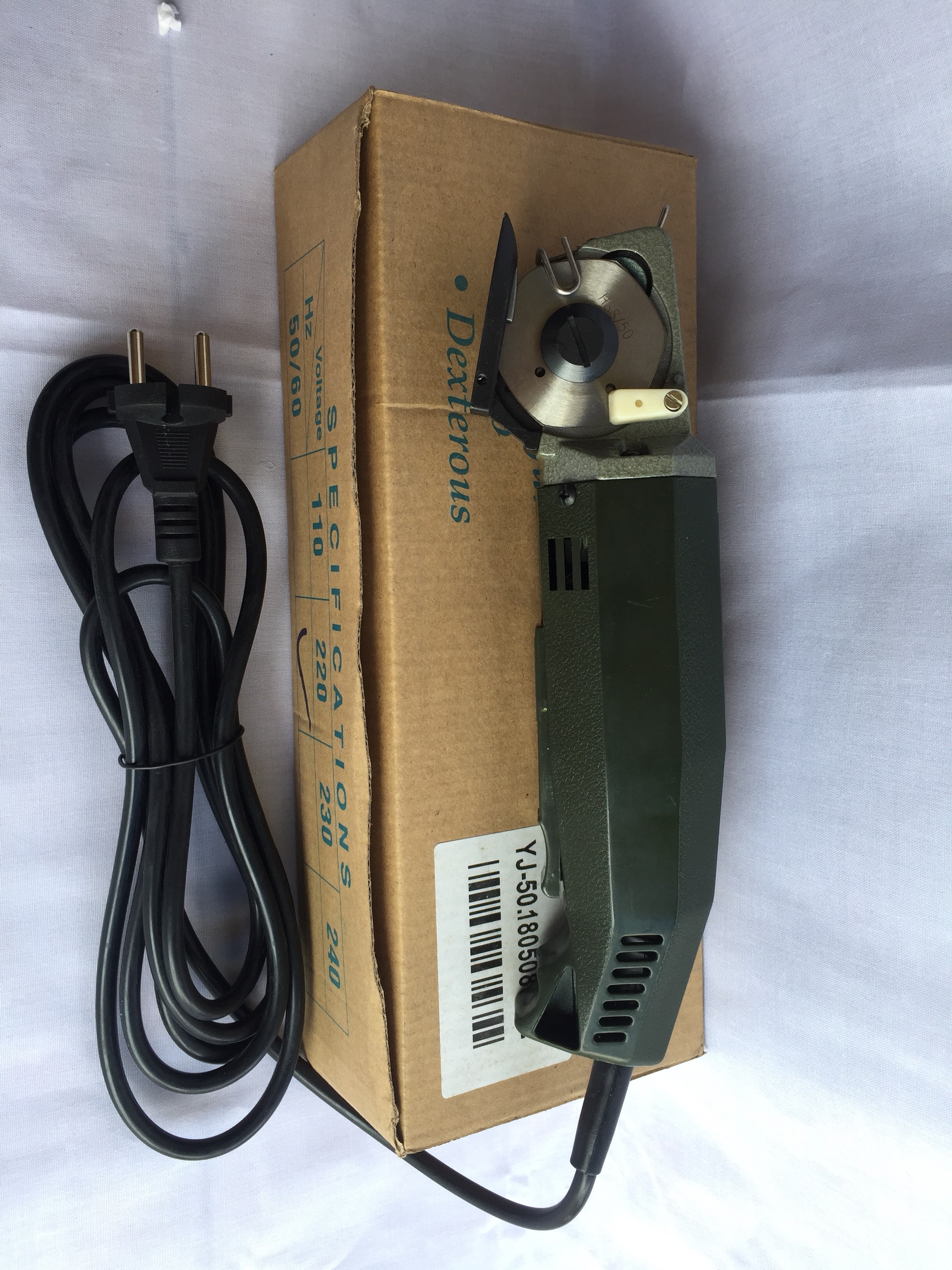 Máy Cắt Vải Cầm Tay Mini YJ-50 , cắt tầm 7 lớp vải đổ lại tùy theo các loại vải máy cắt vải..