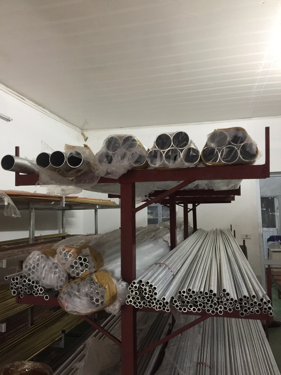 Ống nhôm phi 30 dày 2mm dài 3m
