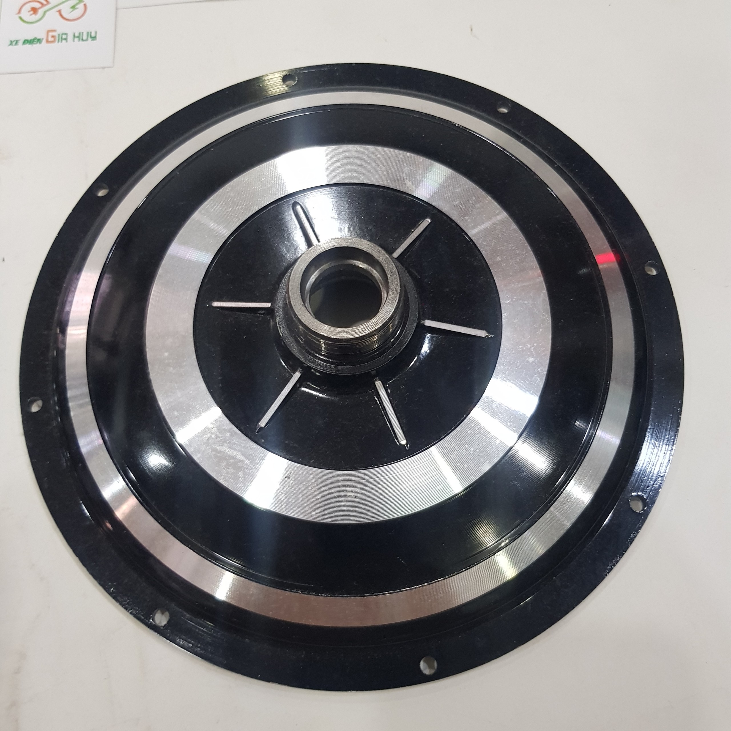 Nắp động cơ xe đạp điện 8 lỗ xe điện gia huy