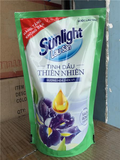 Nước lau sàn Sunlight Tinh Dầu Thiên Nhiên 550g