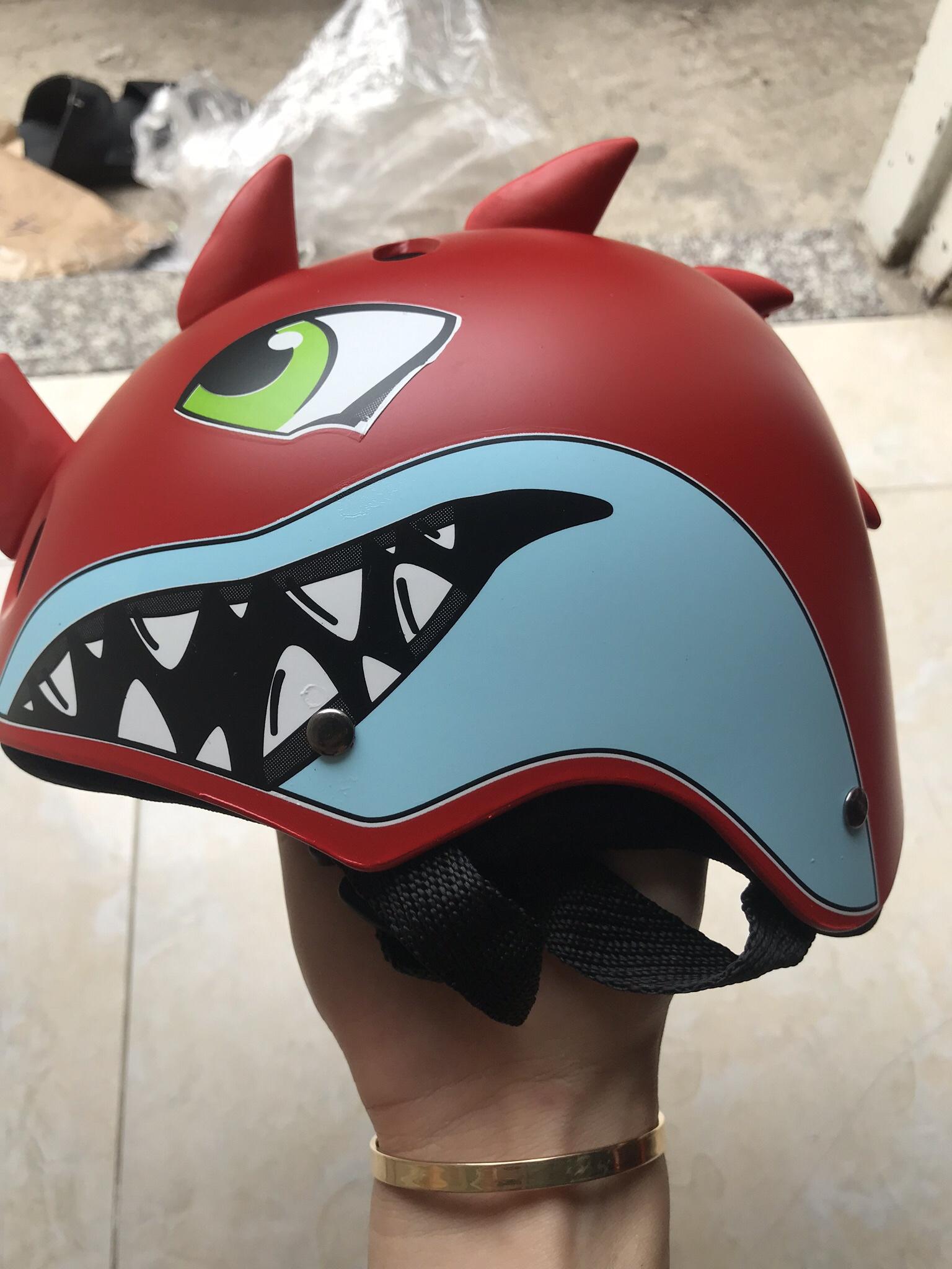 nón bảo hiểm khủng long sừng cá mập (trẻ em)