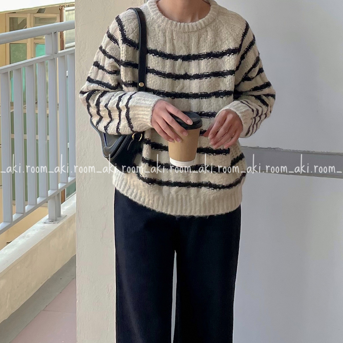 Áo len lông thừng mỏng kẻ ngang cổ tròn - Aki room