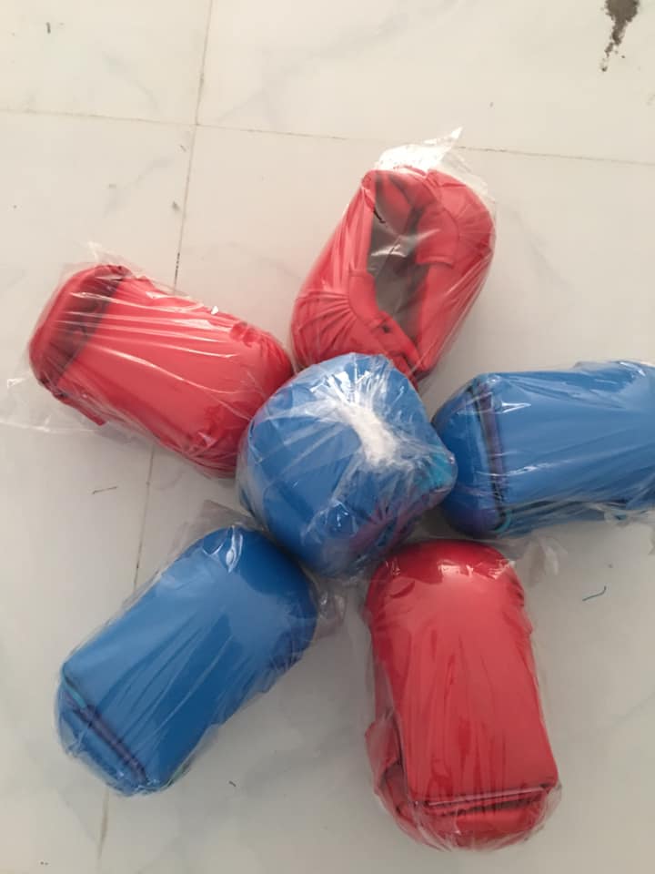 Găng tay môn karatedo chất lượng mút đúc cao su hàng tập luyện, thi đấu
