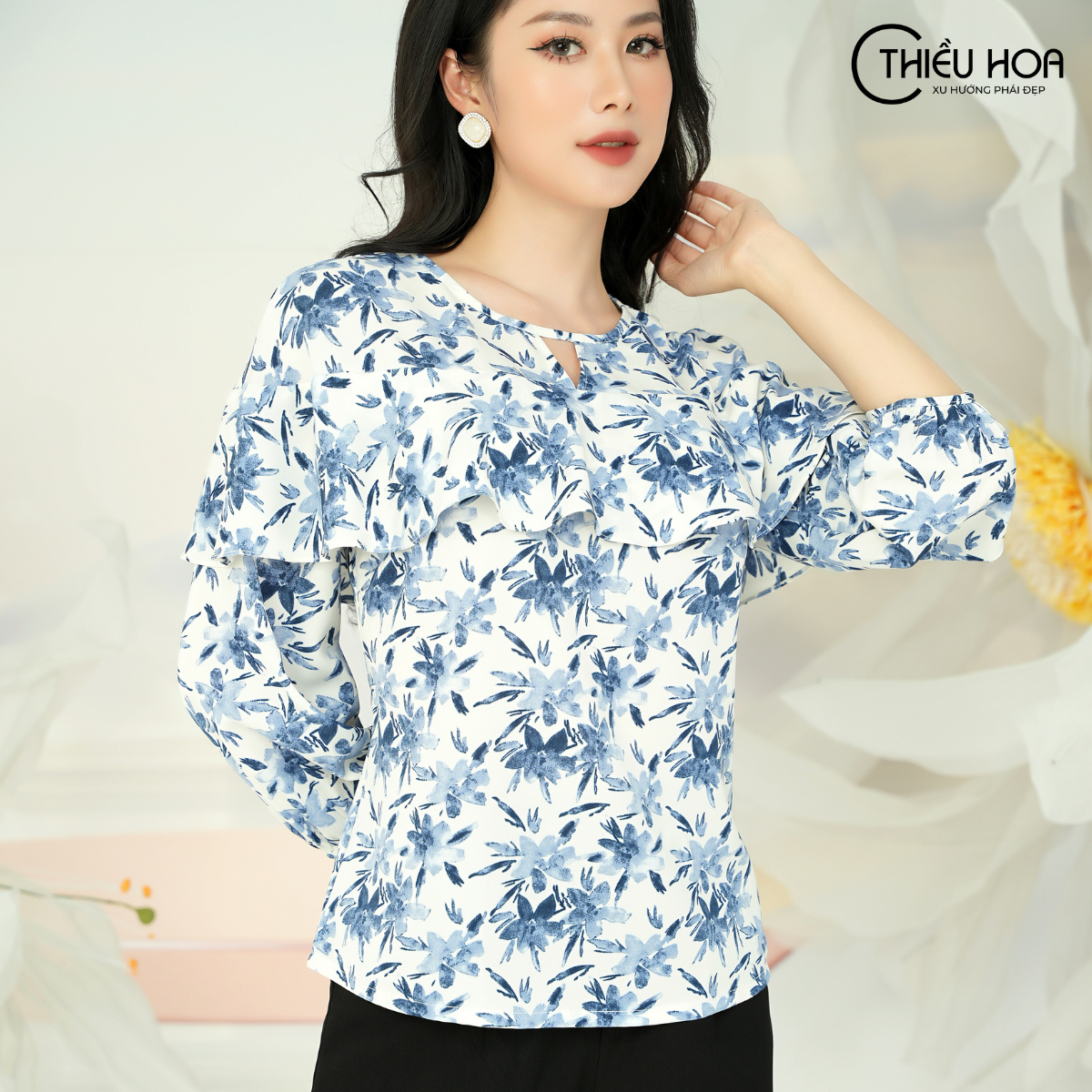 Áo kiểu nữ trung niên tay dài chât lụa in hoa thanh lịch thiết kế by Thiều Hoa Y1003