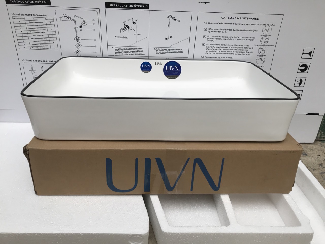 Chậu rửa mặt Lavabo dương bàn đá viền đen UIVN 4.1