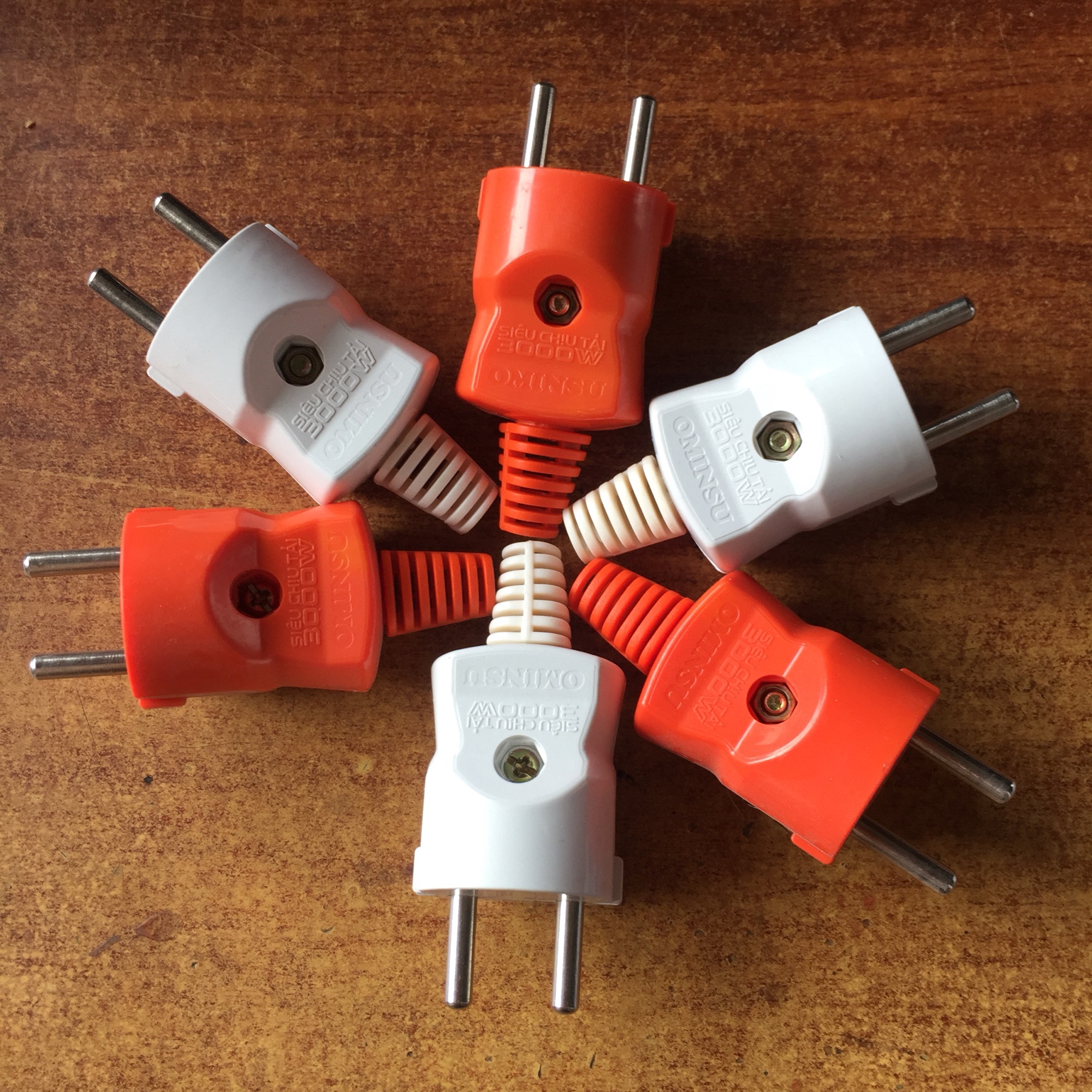 Phích cắm điện siêu chịu tải 3000W