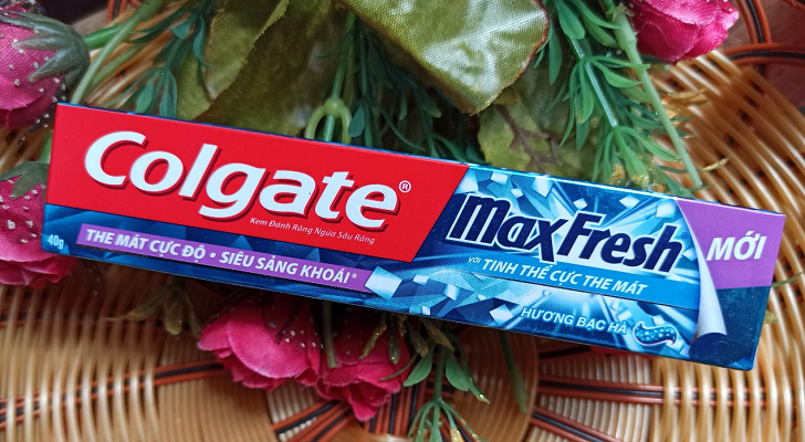 1 hộp Kem đánh răng Colgate mini tiện đi du lịch 40gr