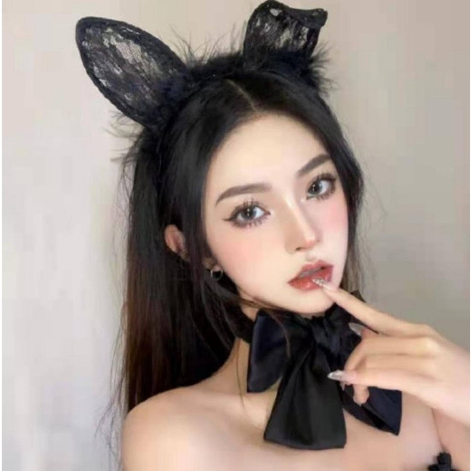 Bờm tai thỏ ren đen xinh xắn đáng yêu