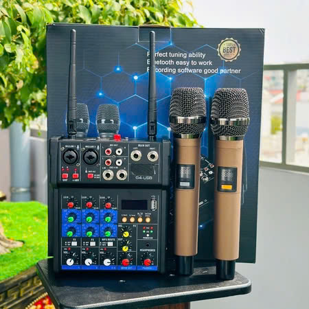 Bàn trộn Mixer G4 USB – Có bluetooth 5.0 - Chuyên dùng livestream, karaoke gia đình – Có màn hình led – Kèm 2 micro không dây – Dùng được cho loa kéo, loa ô tô, dàn karaoke gia đình, livestream, thu âm - Bảo hành 12 tháng