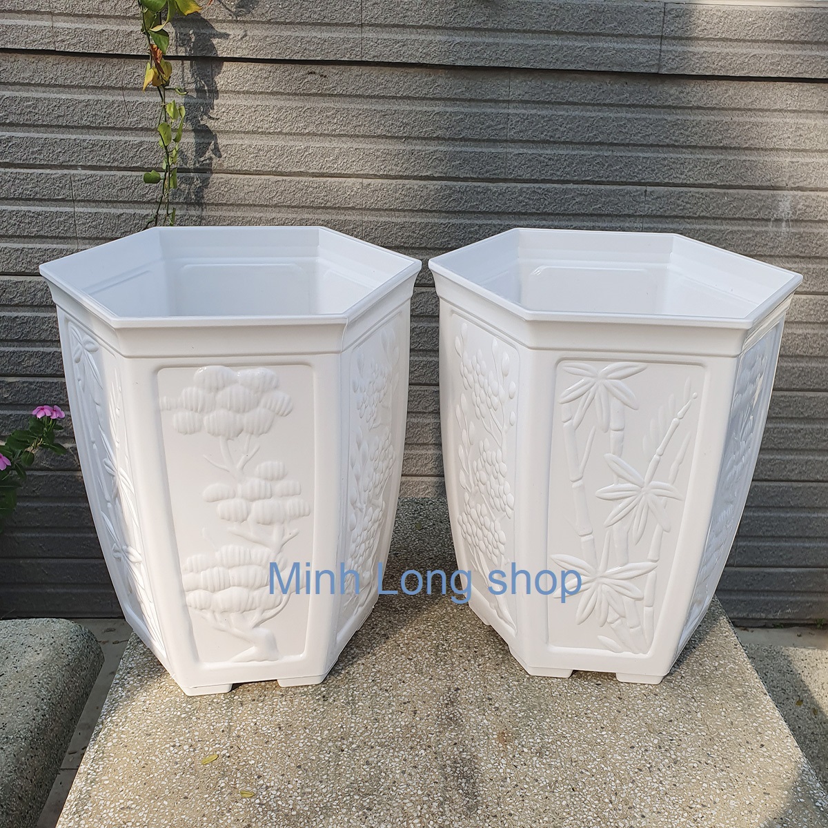 [HCM]Bộ 02 chậu nhựa trồng hoa lục giác bầu 26x23cm màu trắng khắc hoa sang trọng và tinh tế