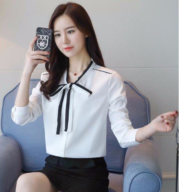 Áo sơ mi phối màu kèm nơ cổ tay dài