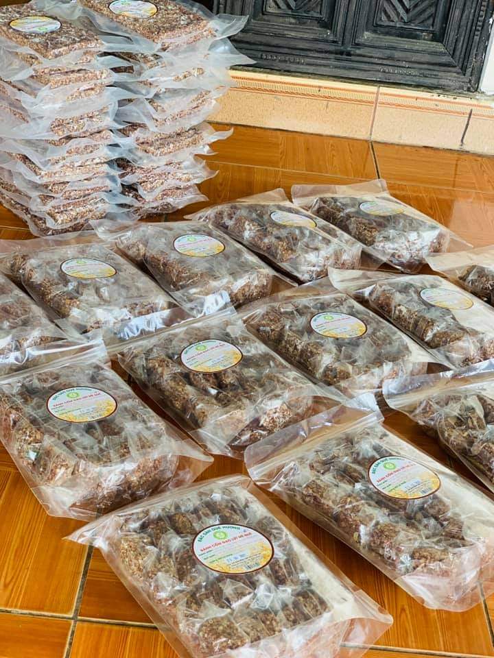 1KG bánh cốm gạo lứt dừa sợi mè rang thơm ngon - Bạnh gạo lức phù hợp cho người ăn kiêng, bữa ăn vội