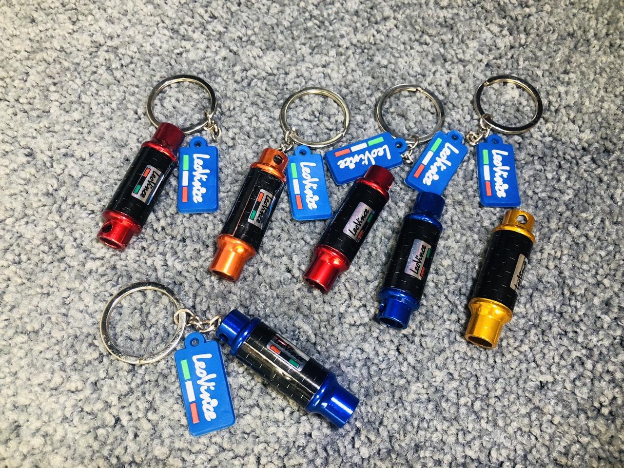 [HCM]Móc chìa khóa hình cây pô (hợp kim nhôm nguyên khối)màu ngẫu nhiên (Racing Mall)