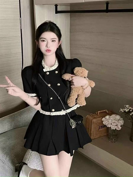 Sét áo phối bèo voan cài nút thật kèm chân váy xếp ly sang chảnh dễ thương phù hợp đi chơi đi tiệc