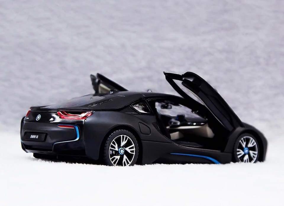 Ô tô mô hình trưng bày BMW I8 Rastar 1:24 (Đen)