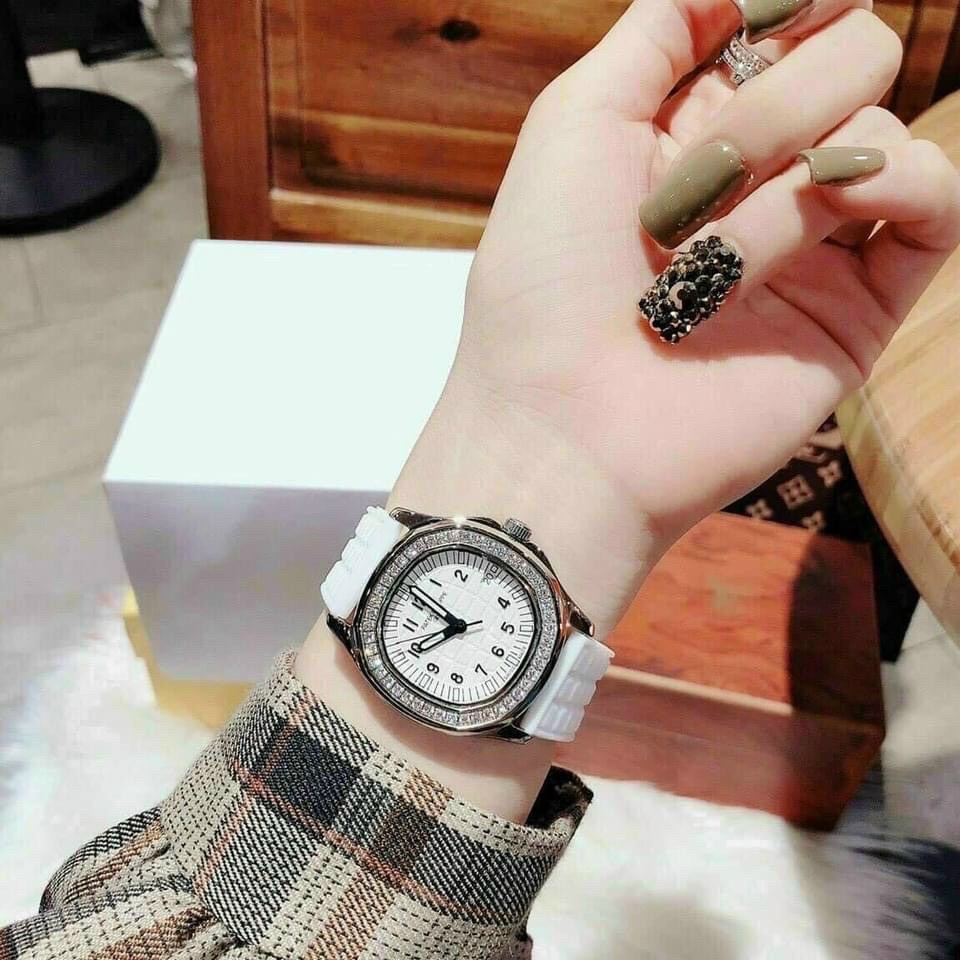 Đồng Hồ Nữ Patek Philippe Aquanaut Diamond - Case 35mm