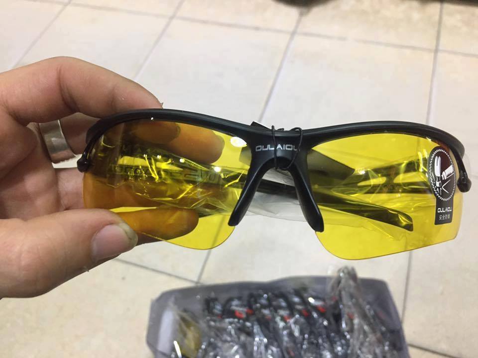[HCM]Kính chống bụi đi đêm màu vàng