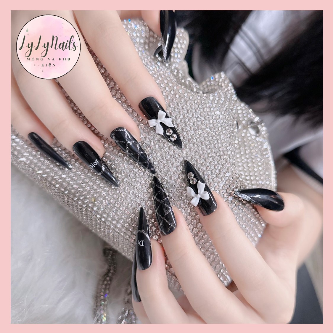 Nailbox thiết kế trắng đính charm,đính đá trang nhã LyLy mã TK15