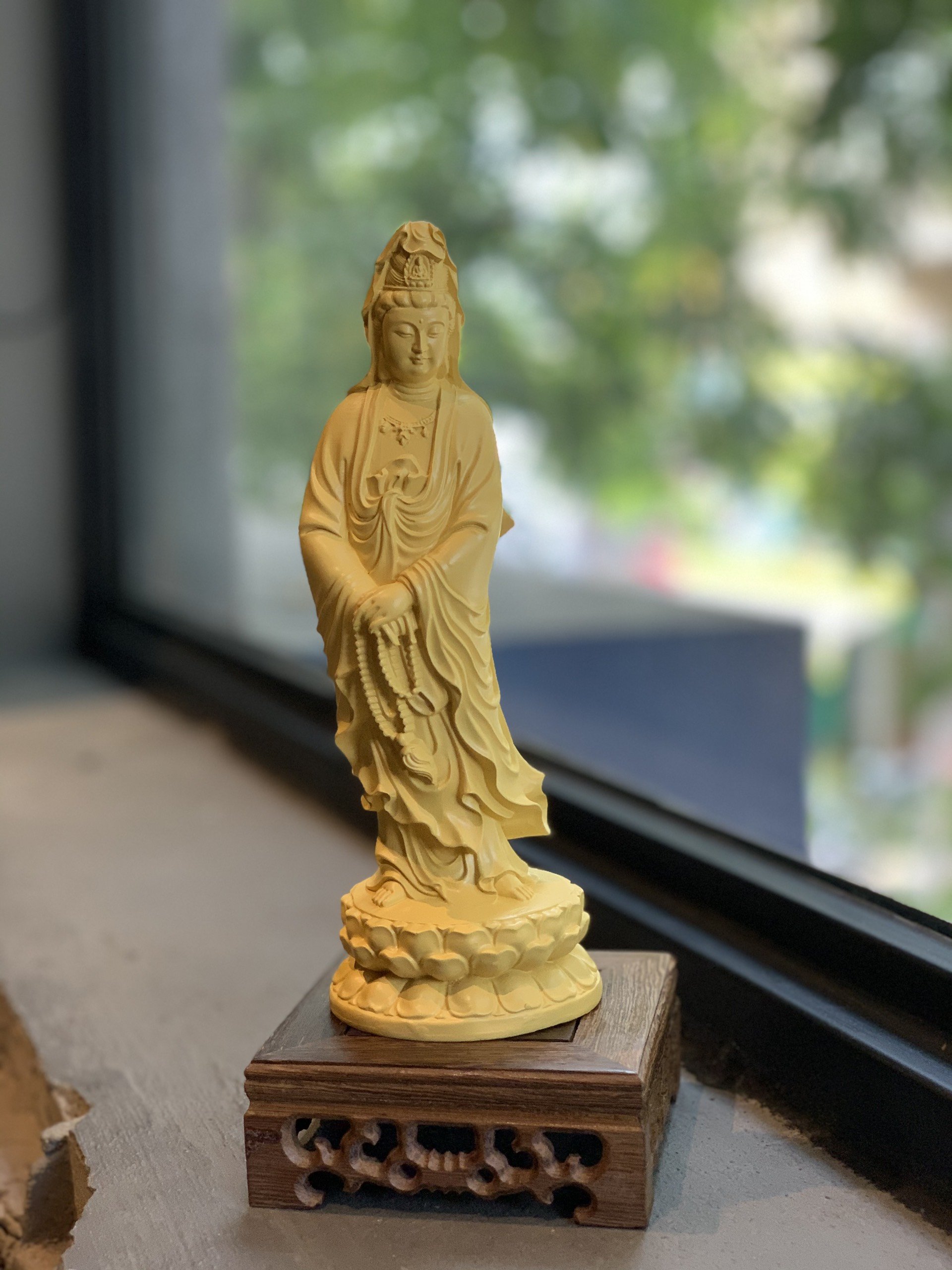 Tượng Phật Quan Cầm chuỗi đứng nhựa composite