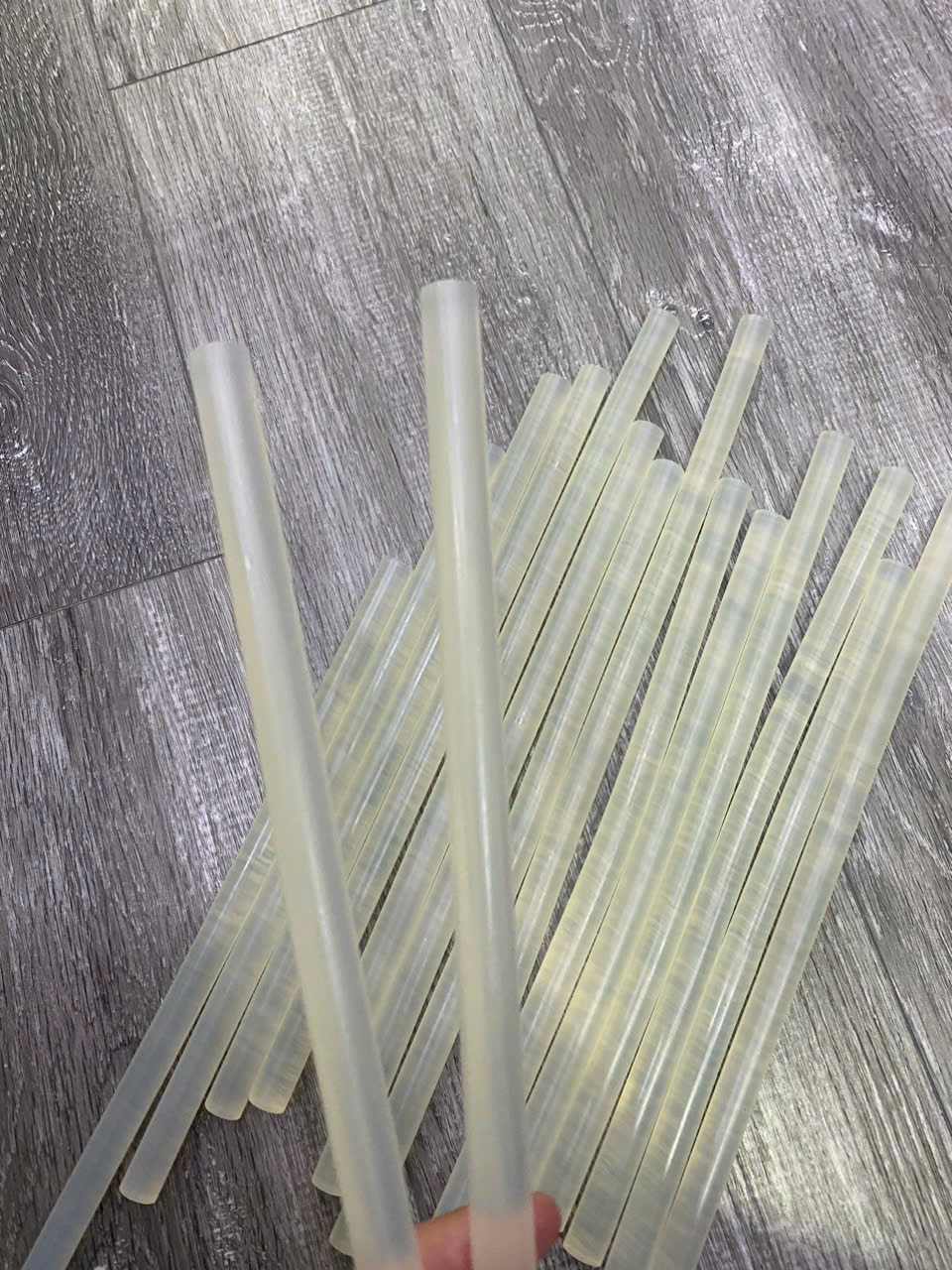    Giá lẻ = Giá sỉ   100 cây keo nến silicon chất lượng cao loại to  nhỏ dùng cho súng bắn keo 