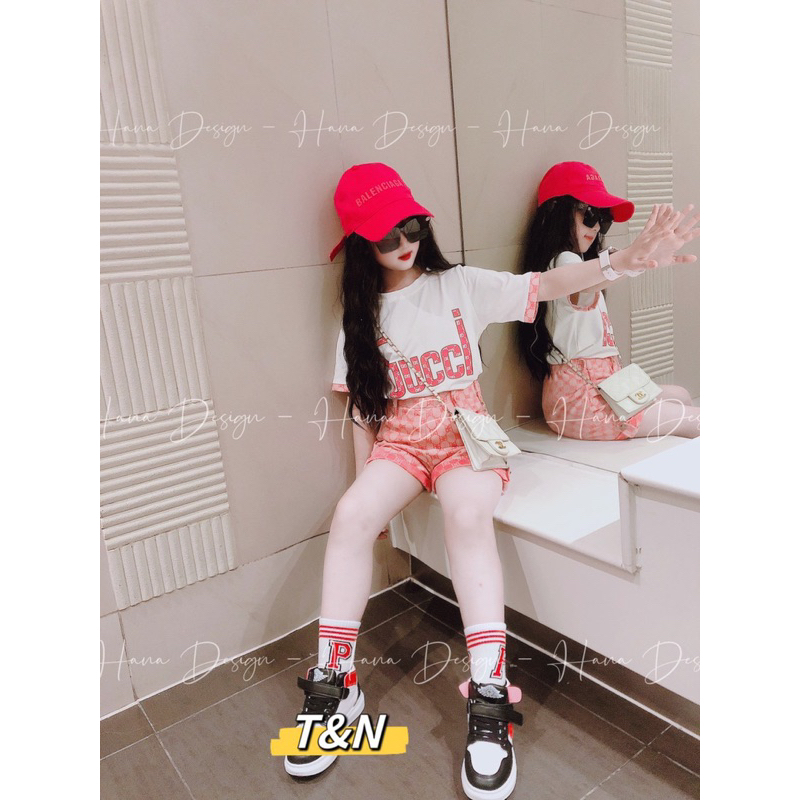 Sét bộ quần áo gucci xinh yêu cho bé