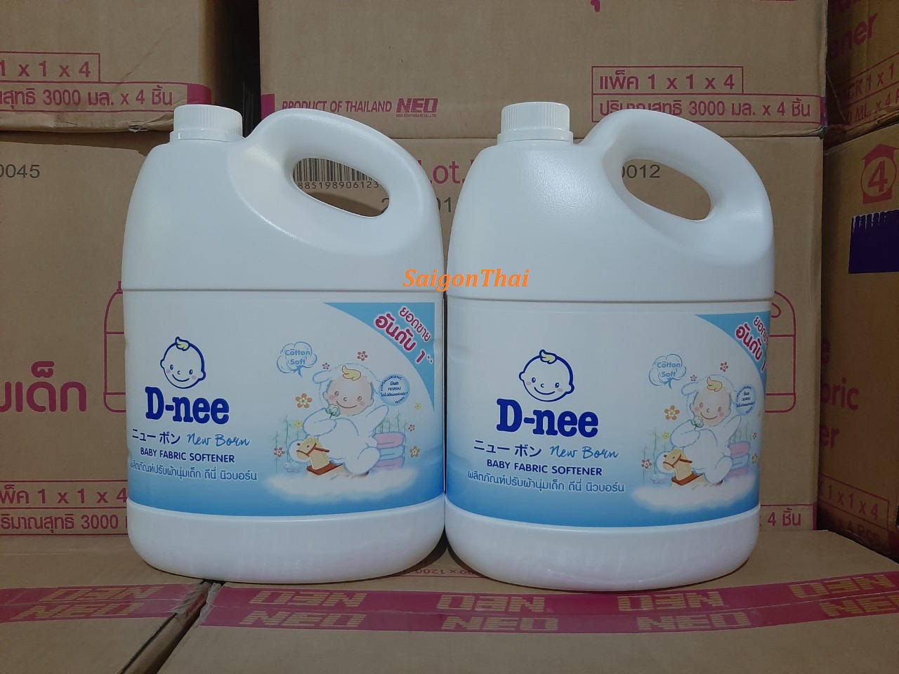 [HCM]Nước xả làm mềm vải Dnee 2800ml Thái Lan - Màu Trắng