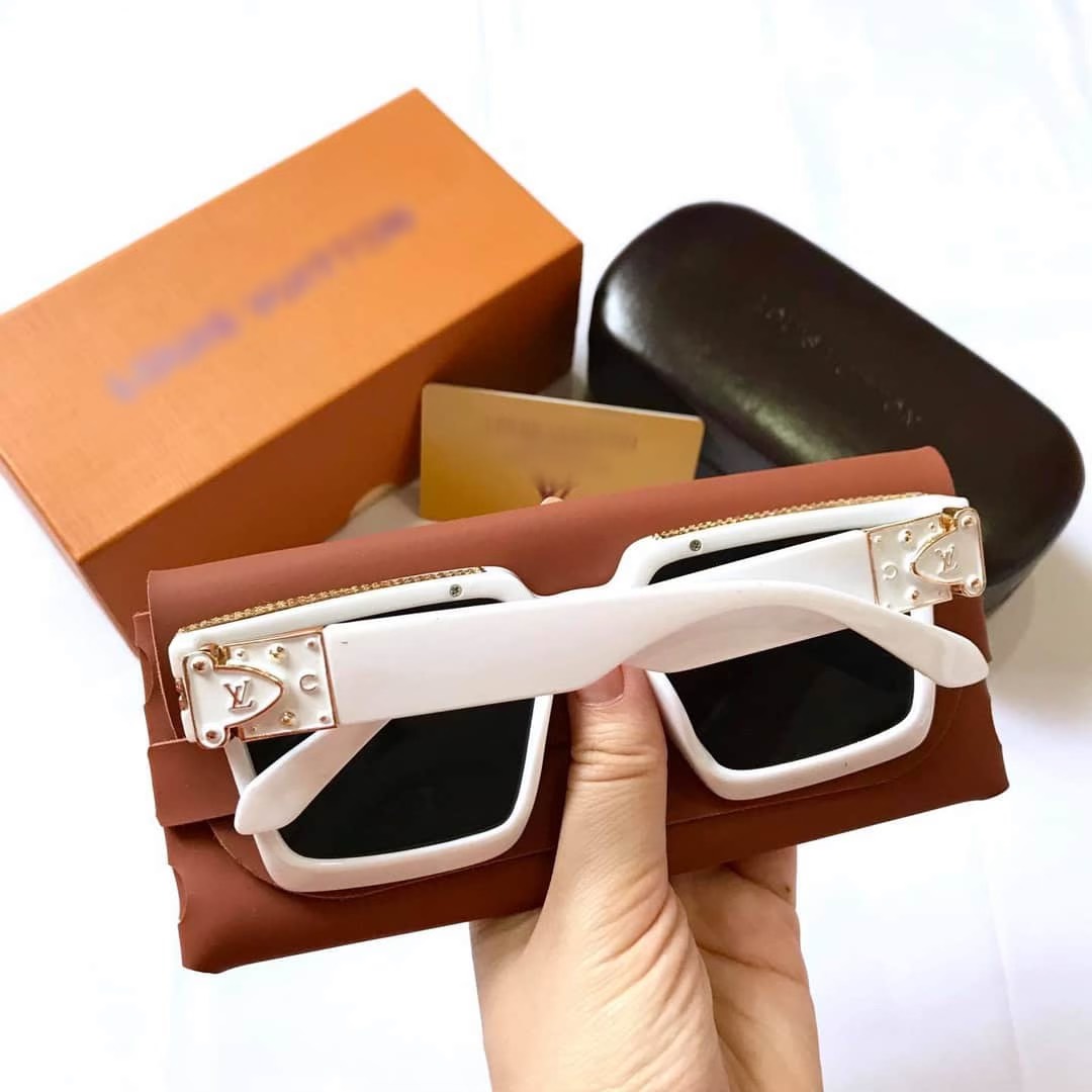 [Video Ảnh Thật]Kính Mát Thời Trang Nam Nữ Hàng Hiệu SuPer Phiên Bản Chữ Ký Tay Sang Trọng Full Box(Hộp Hãng,khăn,thẻ,bao đựng)