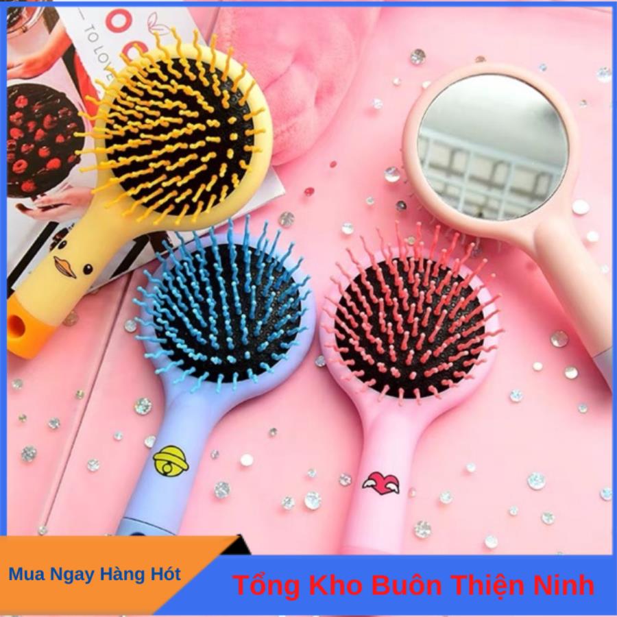 Lược cầu vồng rất xinh kèm gương phía sau có tác dụng massage da đầu