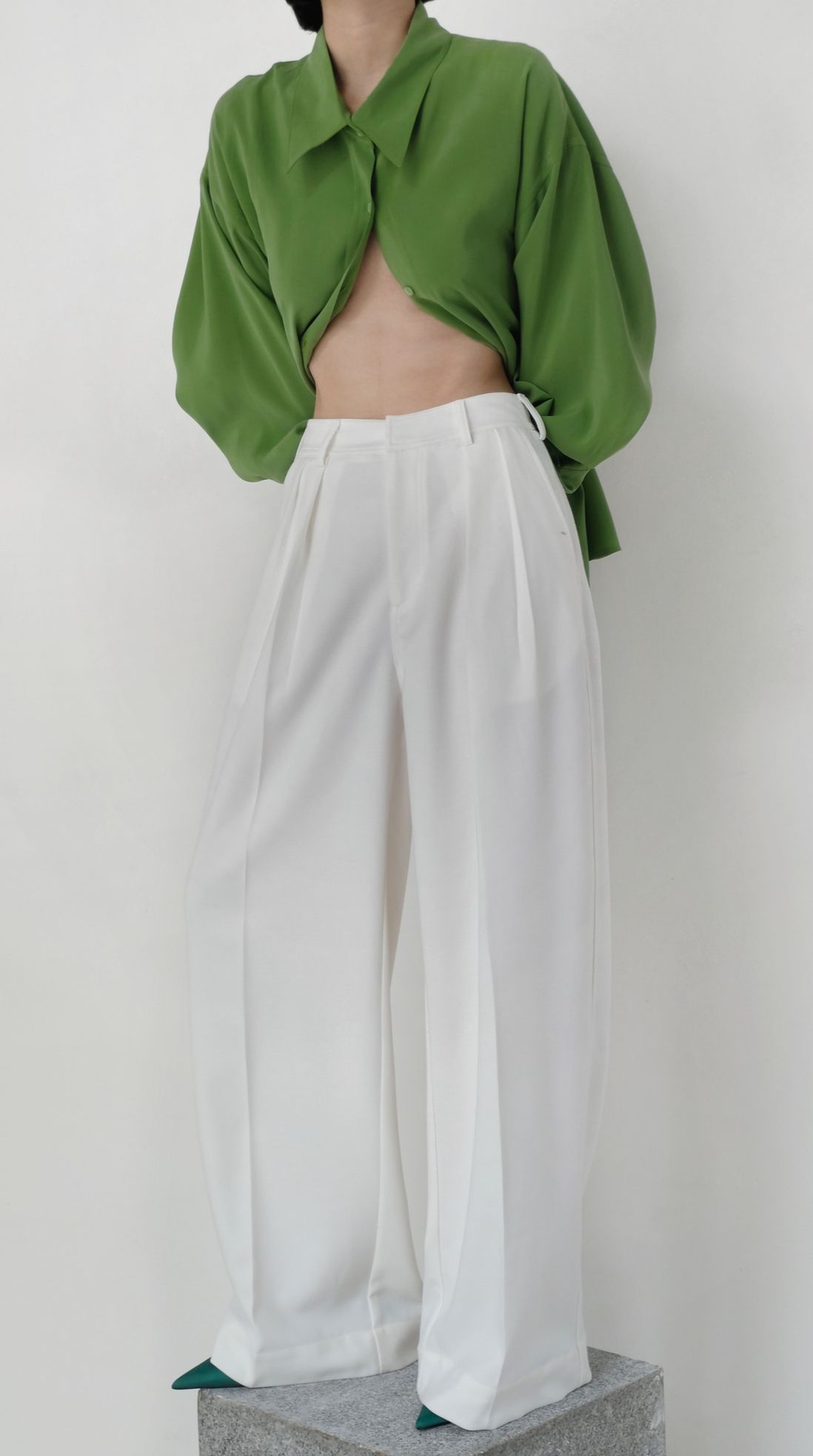/ouba:d/ - quần tây màu trắng form suông dài basic nam nữ chất vải mềm mại không nhăn s/m/l