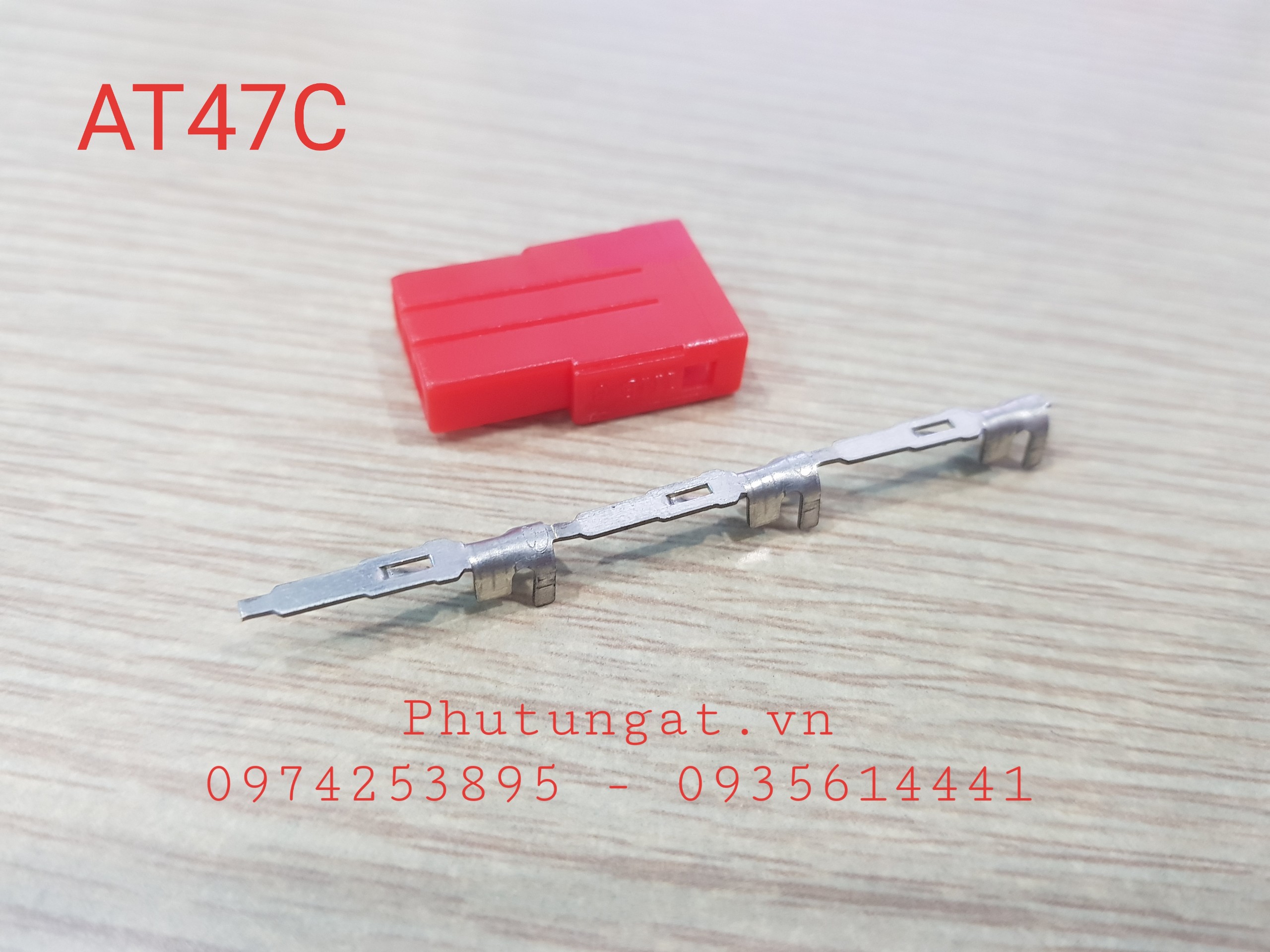 Bộ nhựa đỏ đầu cái của giắc pha cos xinhan - AT47C