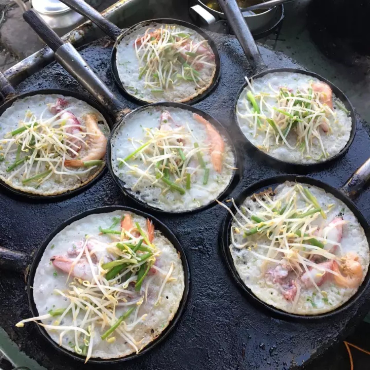 [TẶNG CÁN GỖ] Khuôn làm bánh xèo miền trung có tay cầm đường kính 15cm loại dày, xịn - GIÒN BÁNH KHÔNG DÍNH- Đồ thủ công xứ Nẫu - [Ảnh bánh đúc thật]