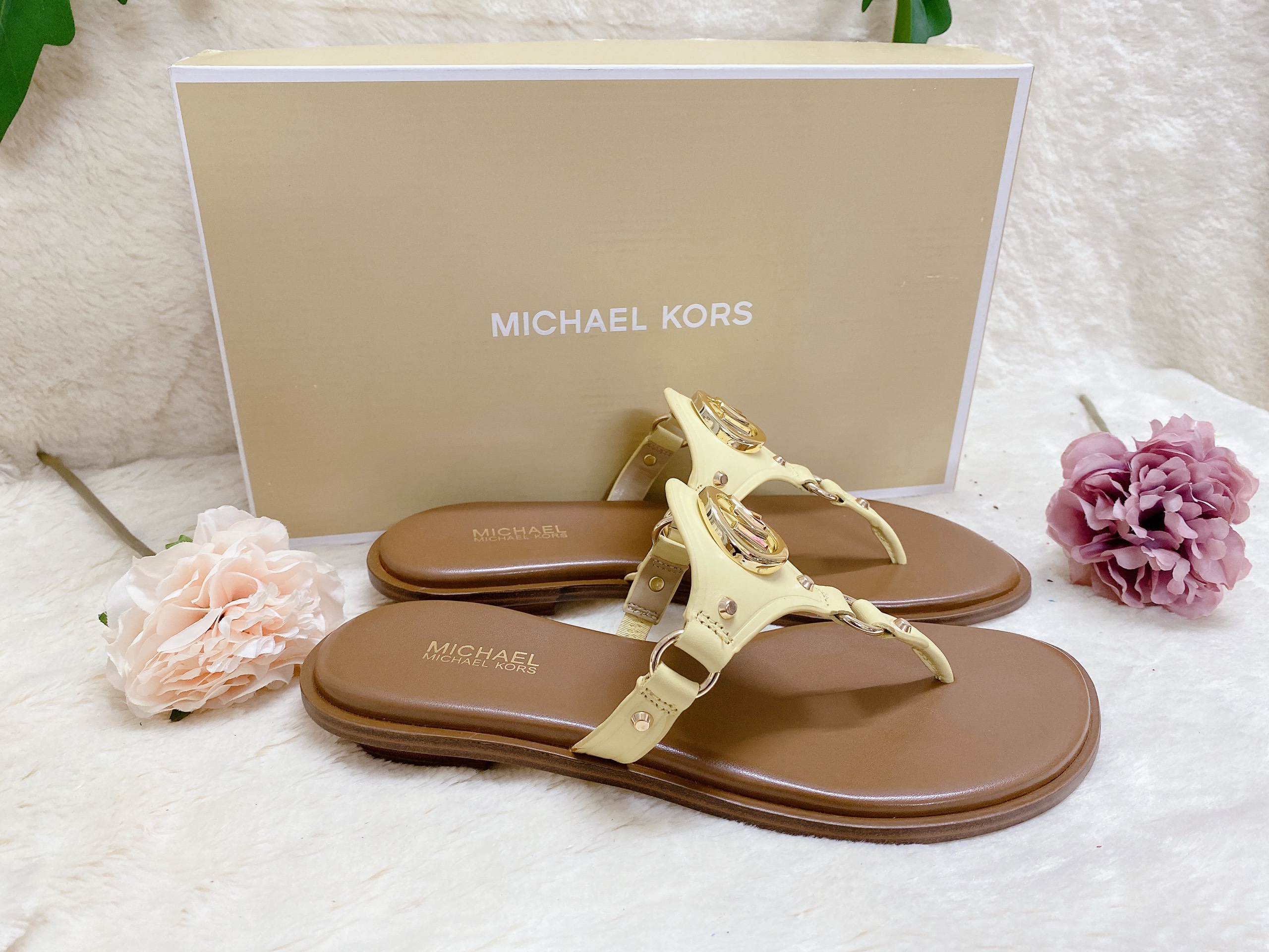 MICHAEL Michael Kors LILO  Tbar sandals  vanillapale goldoffwhite   Zalandode