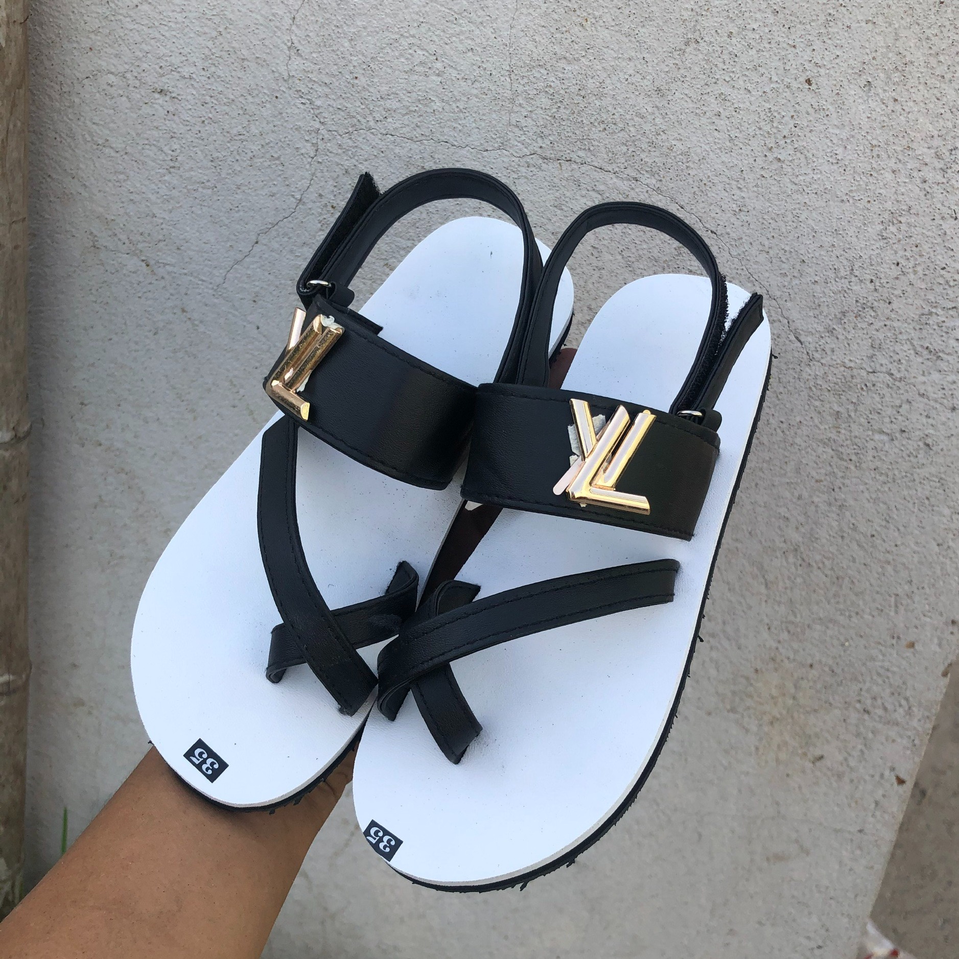 sandal chíp chíp ( sandal nam nữ đế trắng quai đen )