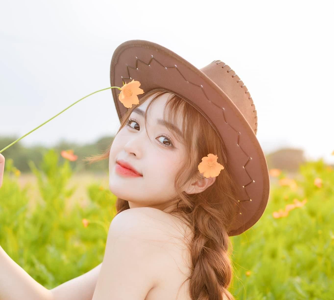 Mũ ,nón cao bồi miền Tây mũ đua ngựa