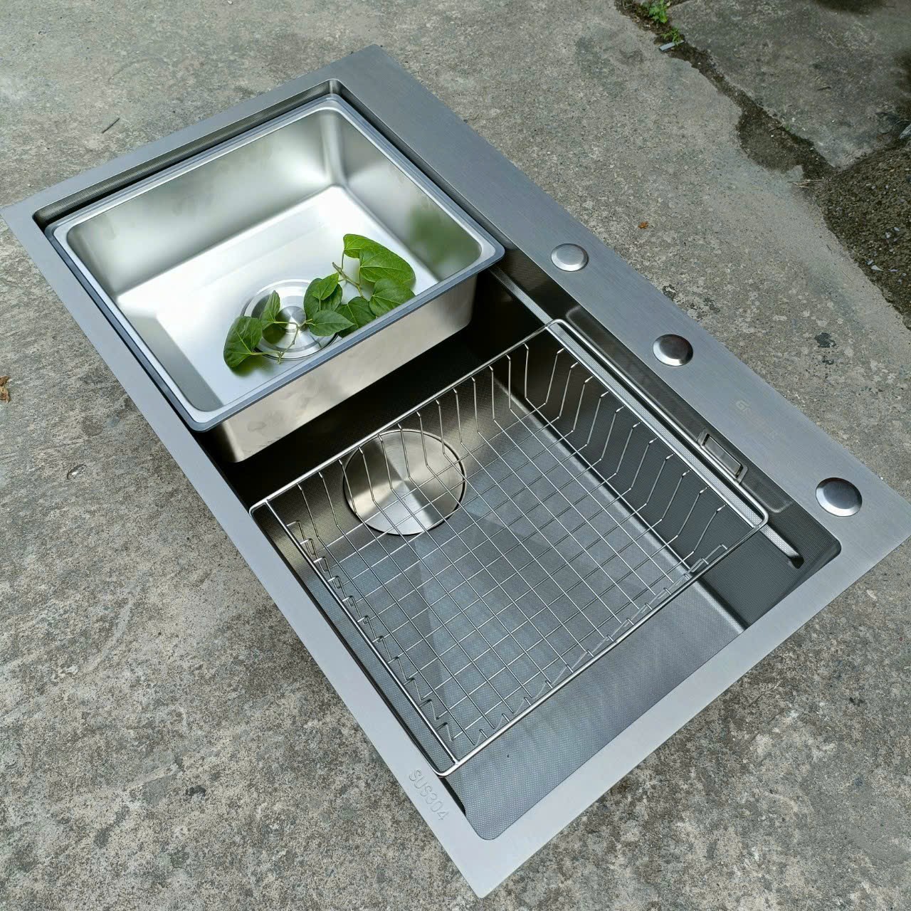 Chậu Rửa Chén Bát 1 Hố Cỡ Lớn Inox 304 GRUNDER 8248NB, Nano Bạc Bề Mặt Sần Chống Xước Tốt Nhất Hiện Nay, Thành Dày 4 Ly