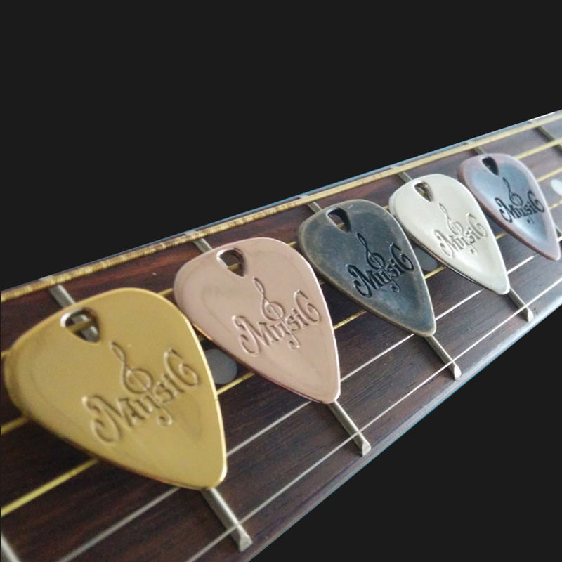 Mặt dây chuyền hình Pick gảy đàn Guitar