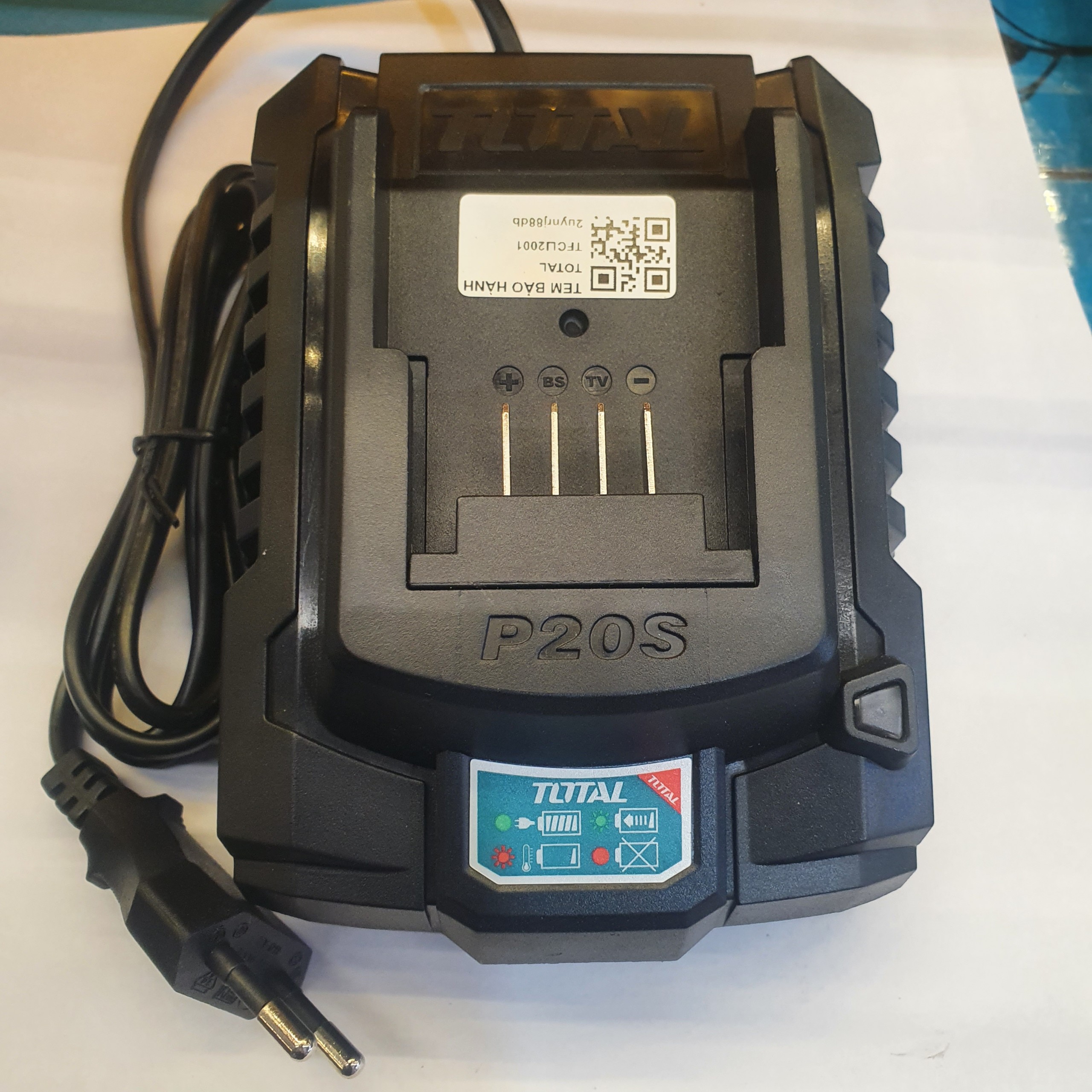 Đế sạc pin total tfcli2001 20v của total