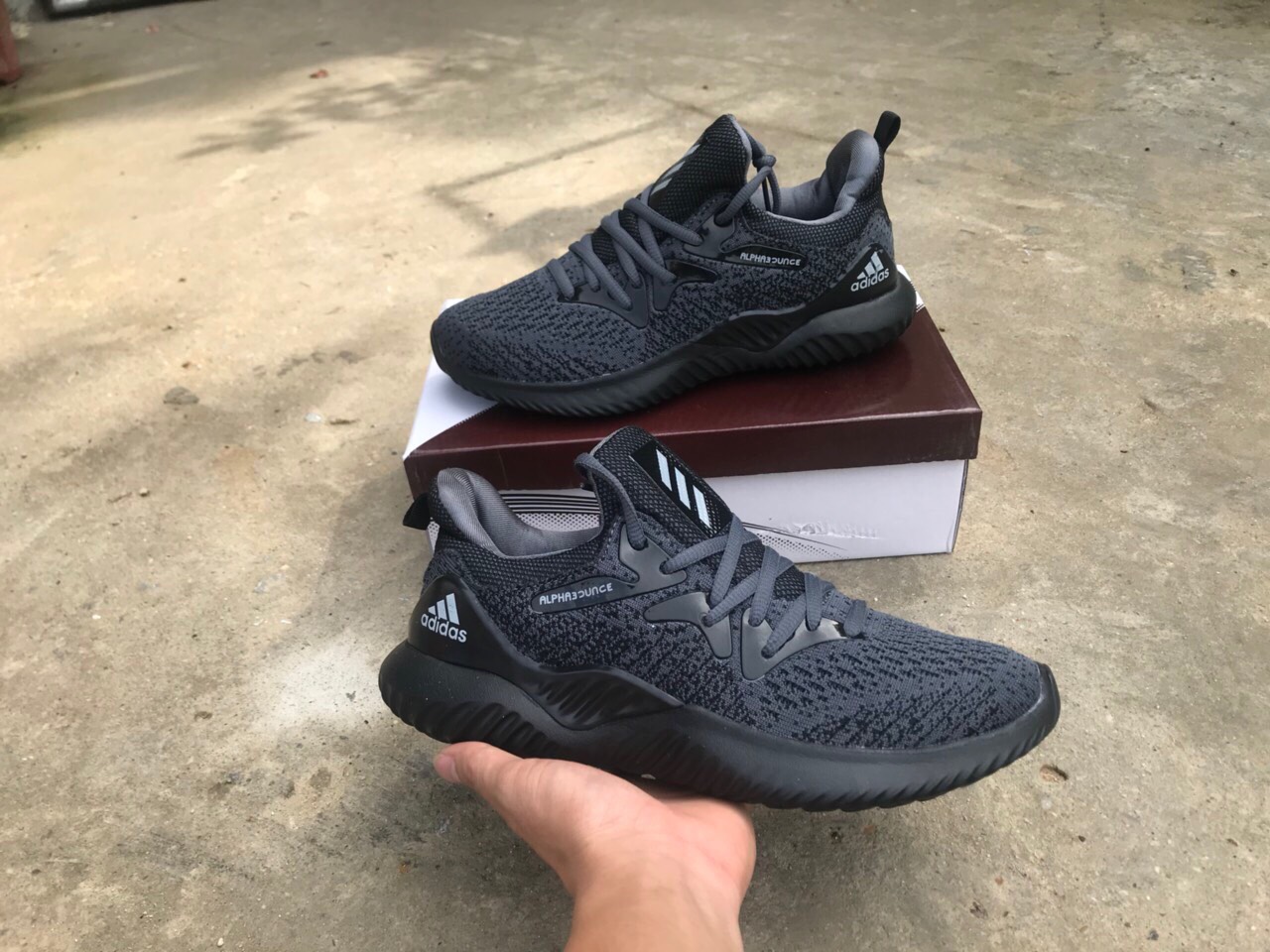 Giầy Sneakers Nam Nữ , Giầy Chạy Bộ Alphabounce XS Màu Đen Nhám Hót Nhất Năm 2020