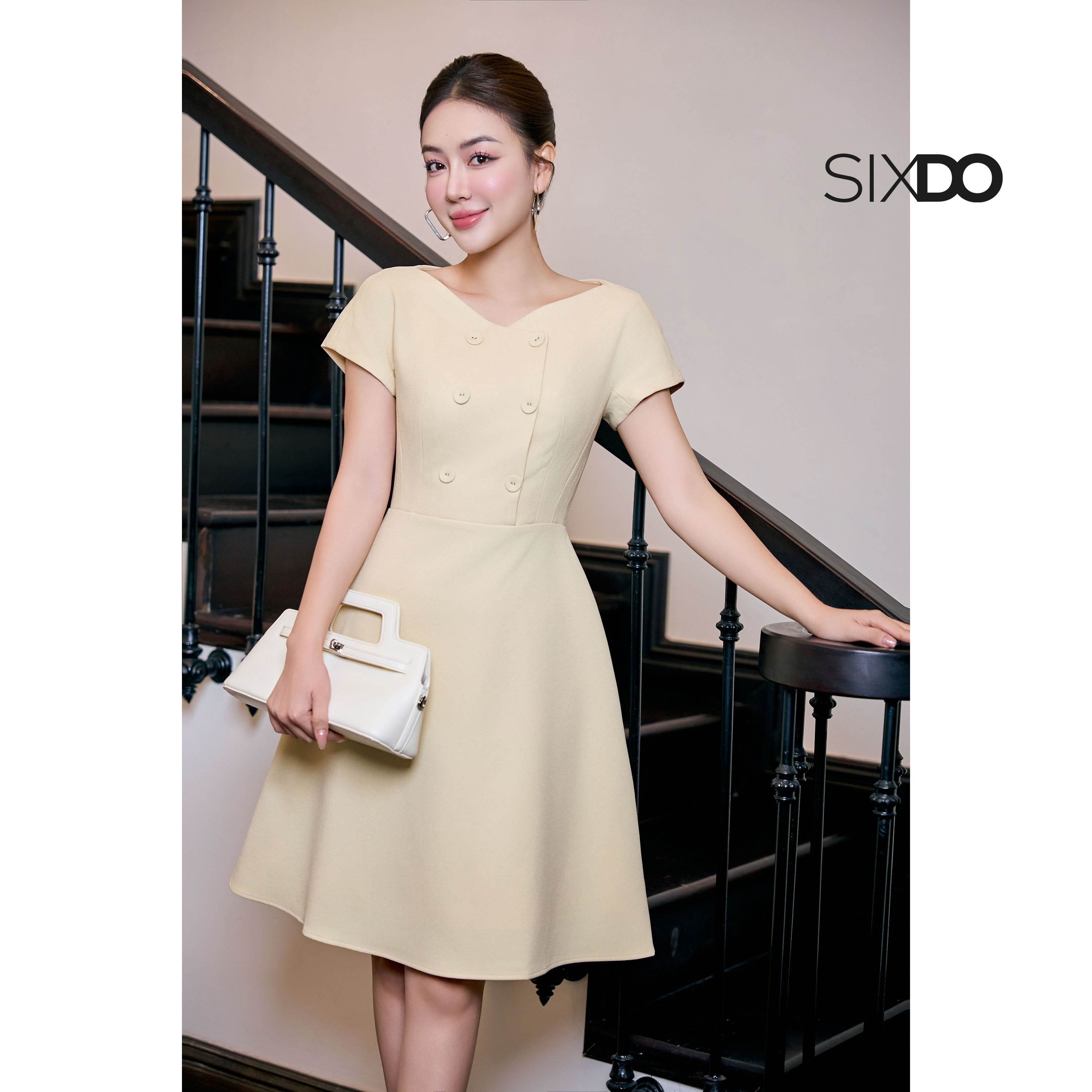  Đầm xòe woven vàng nhạt ngắn tay phối cúc SIXDO  Light Yellow Woven Flared Dress  