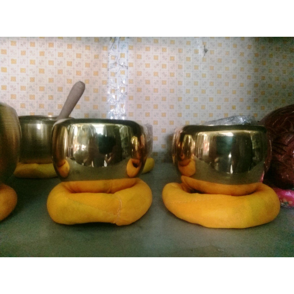 Chuông đồng cỡ trung,đường kính 12 cm, âm thanh ngân vang