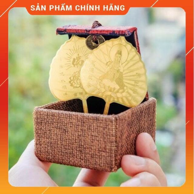 Lá Bồ Đề Phật Bà Quan Âm may mắn tài lộc bình an màu vàng. Đặt bàn thờ, đặt túi ví tiền để thu hút tài lộc.