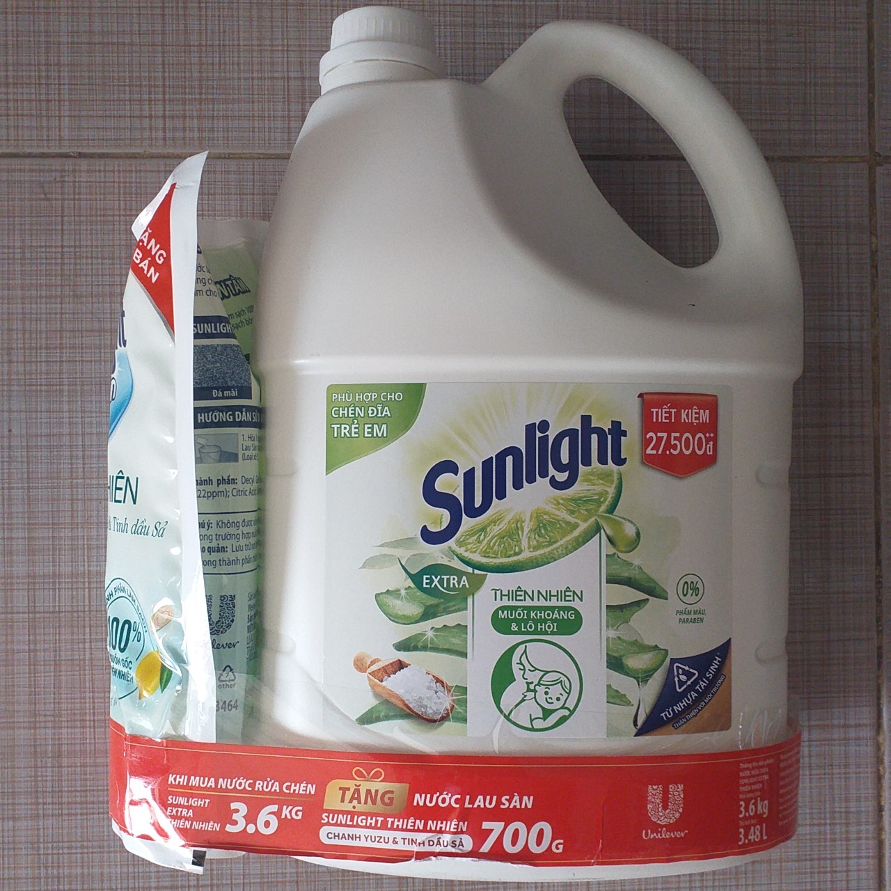 Nước rửa chén Sunlight Thiên Nhiên 3.6kg Tặng Nước Lau Sàn Sunlight Thiên Nhiên 700g