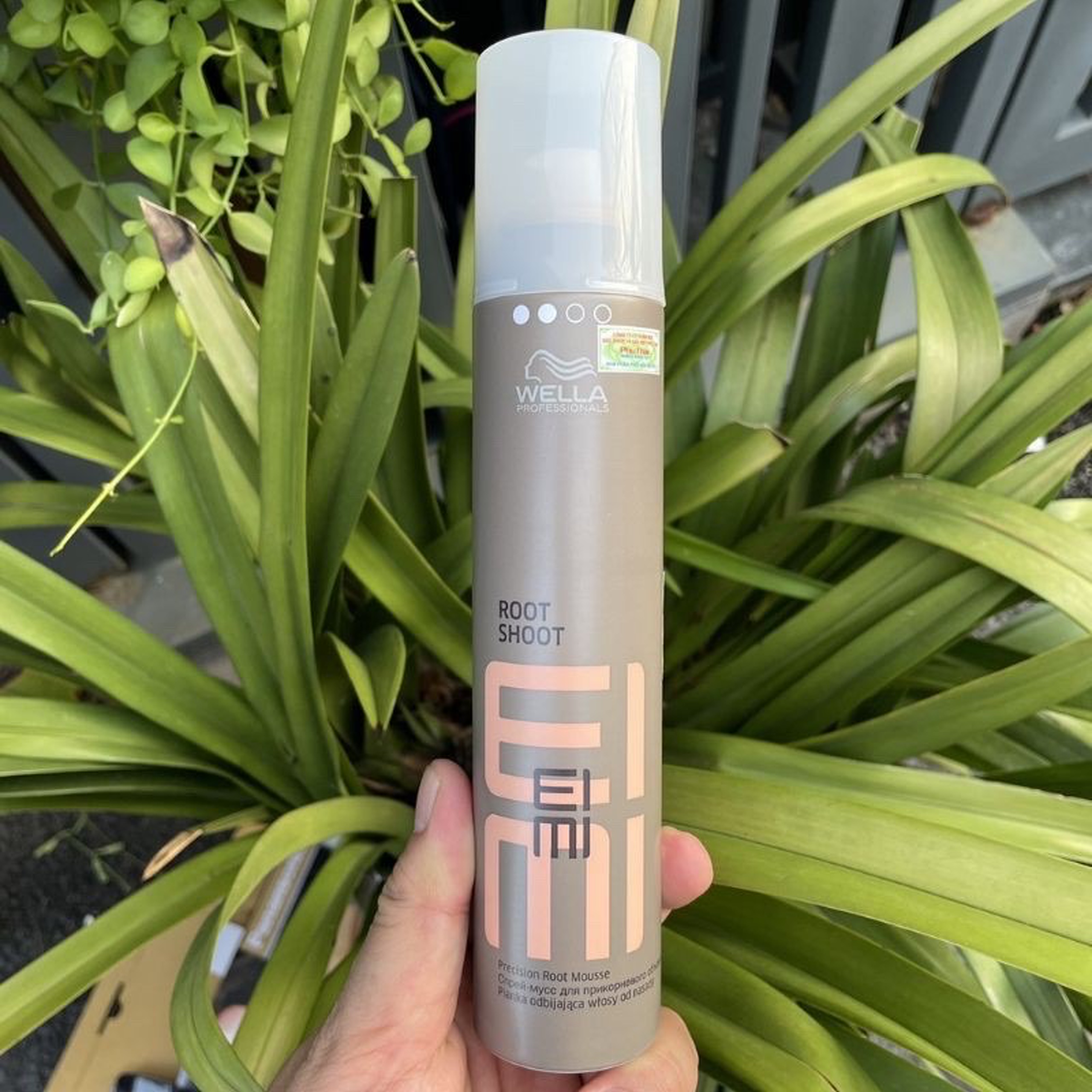 Mousse tạo phồng chân tóc độ giữ nếp 2 Root Shoot Wella 200ml