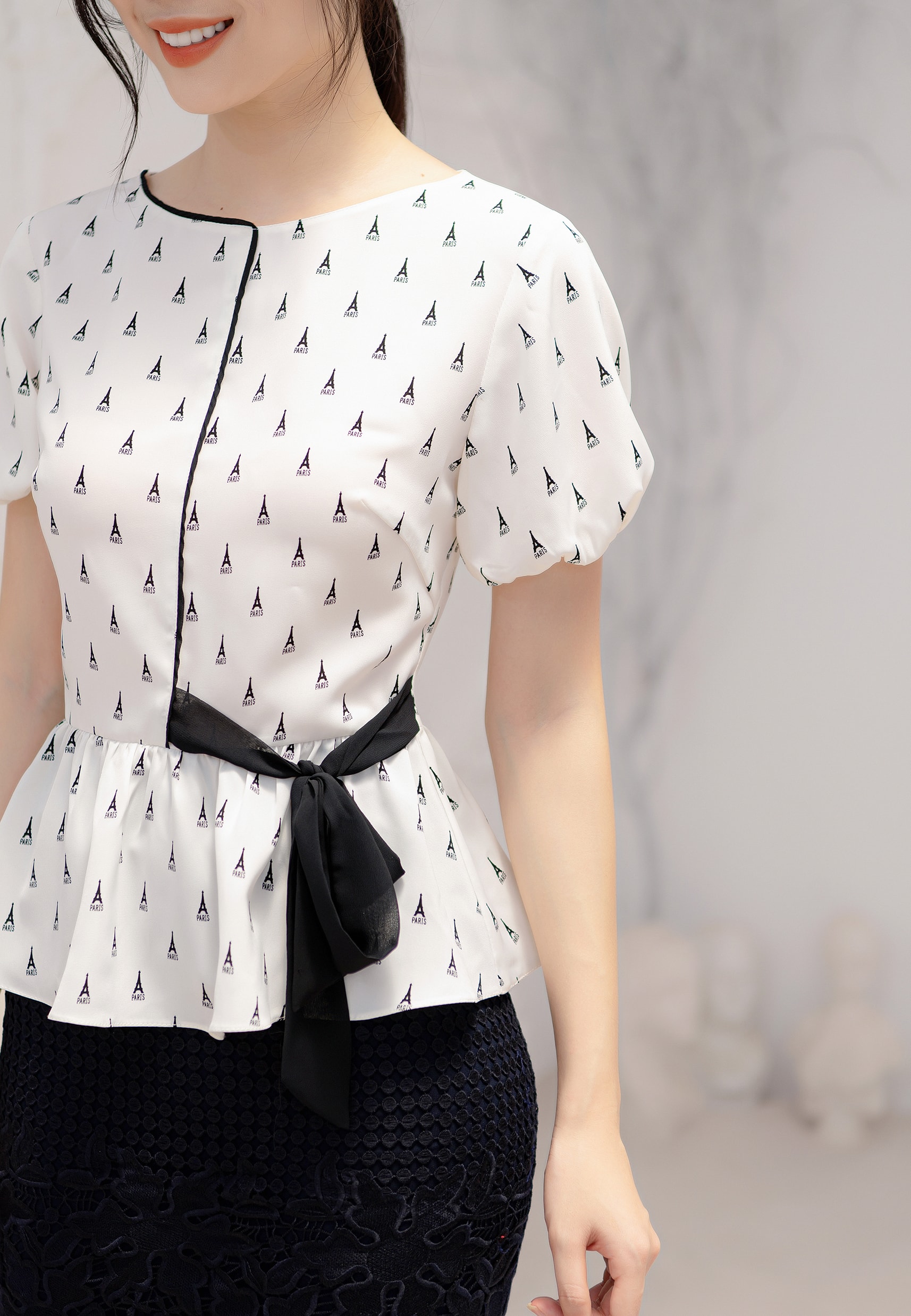 Áo sơ mi peplum trắng họa tiết Mila 20AK064TR