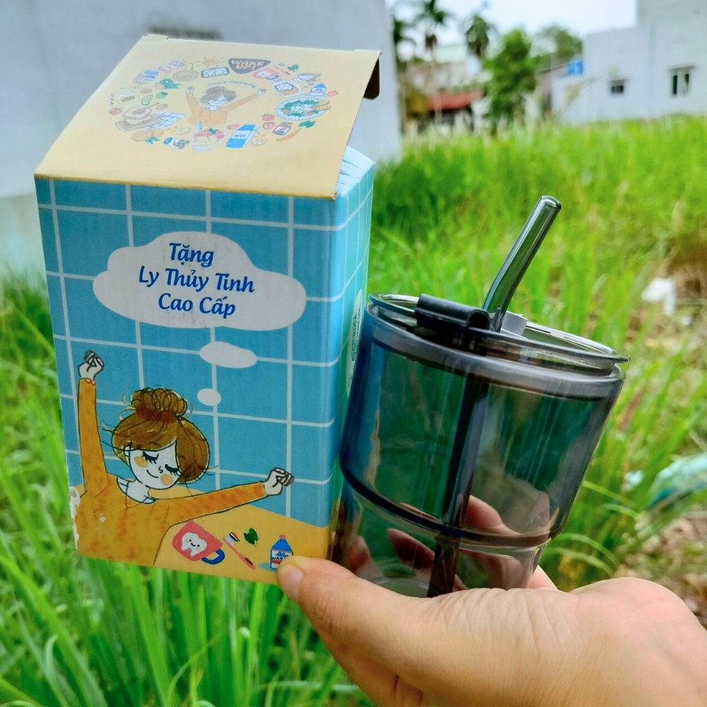 Ly thủy tinh có nắp đậy kèm ống hút sang chảnh 450ml